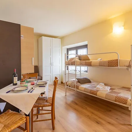 Gorgeous In With Kitchen Apartment *